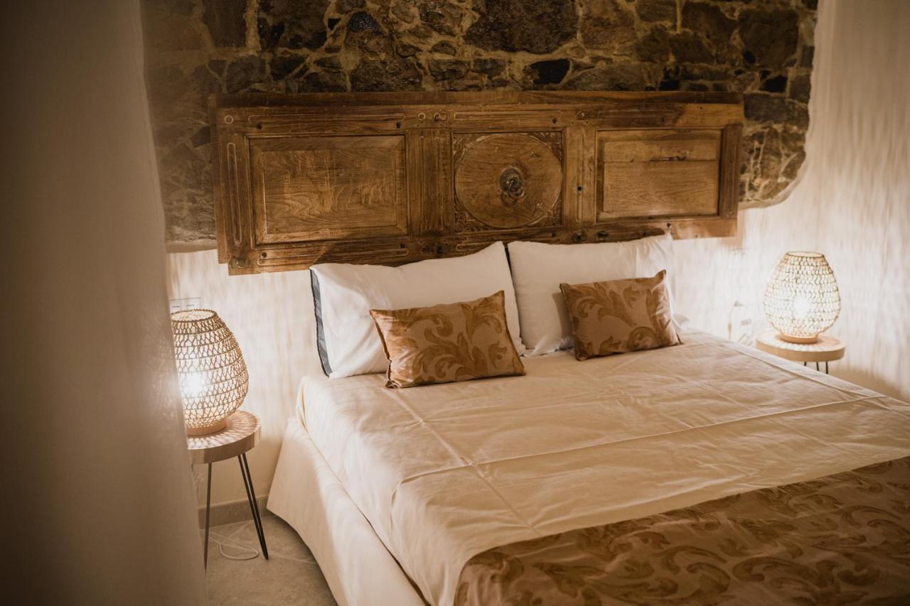 Moon'S Tower Suite&Rooms Portoscuso Exterior foto