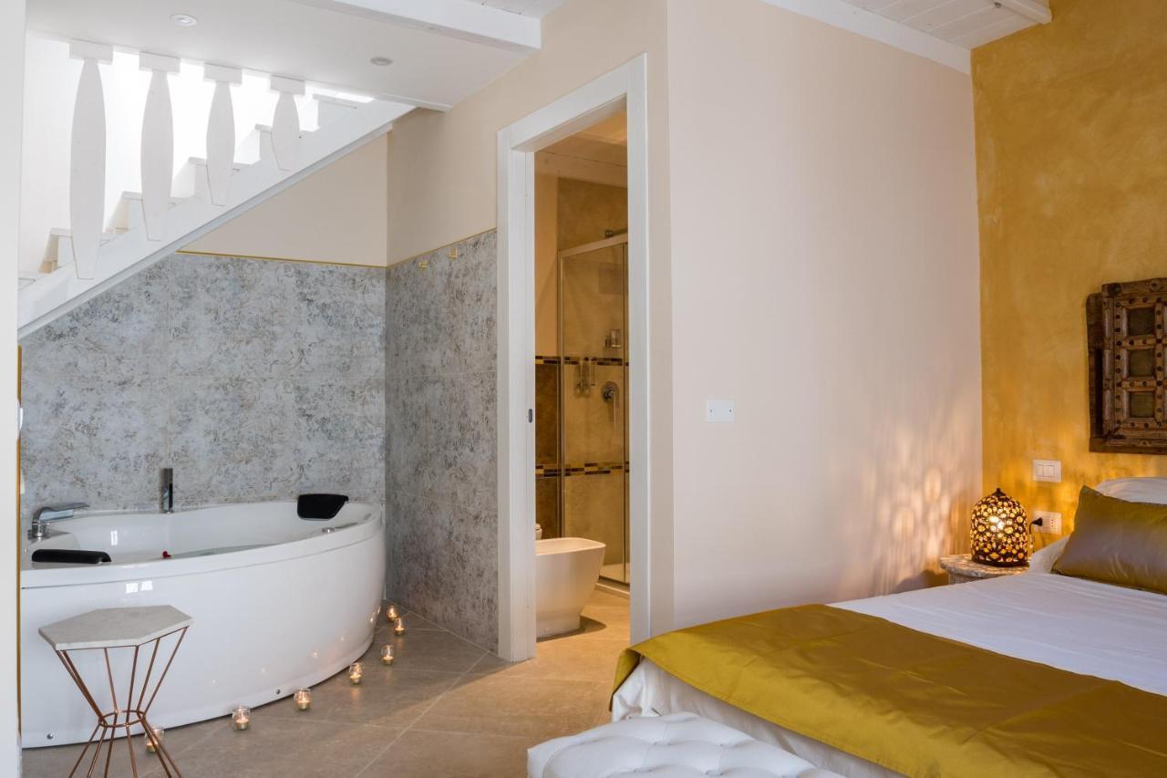 Moon'S Tower Suite&Rooms Portoscuso Exterior foto