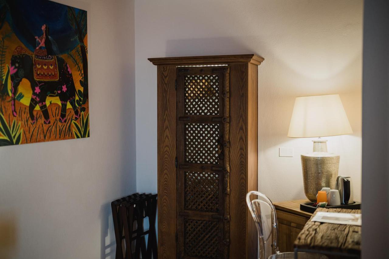 Moon'S Tower Suite&Rooms Portoscuso Exterior foto