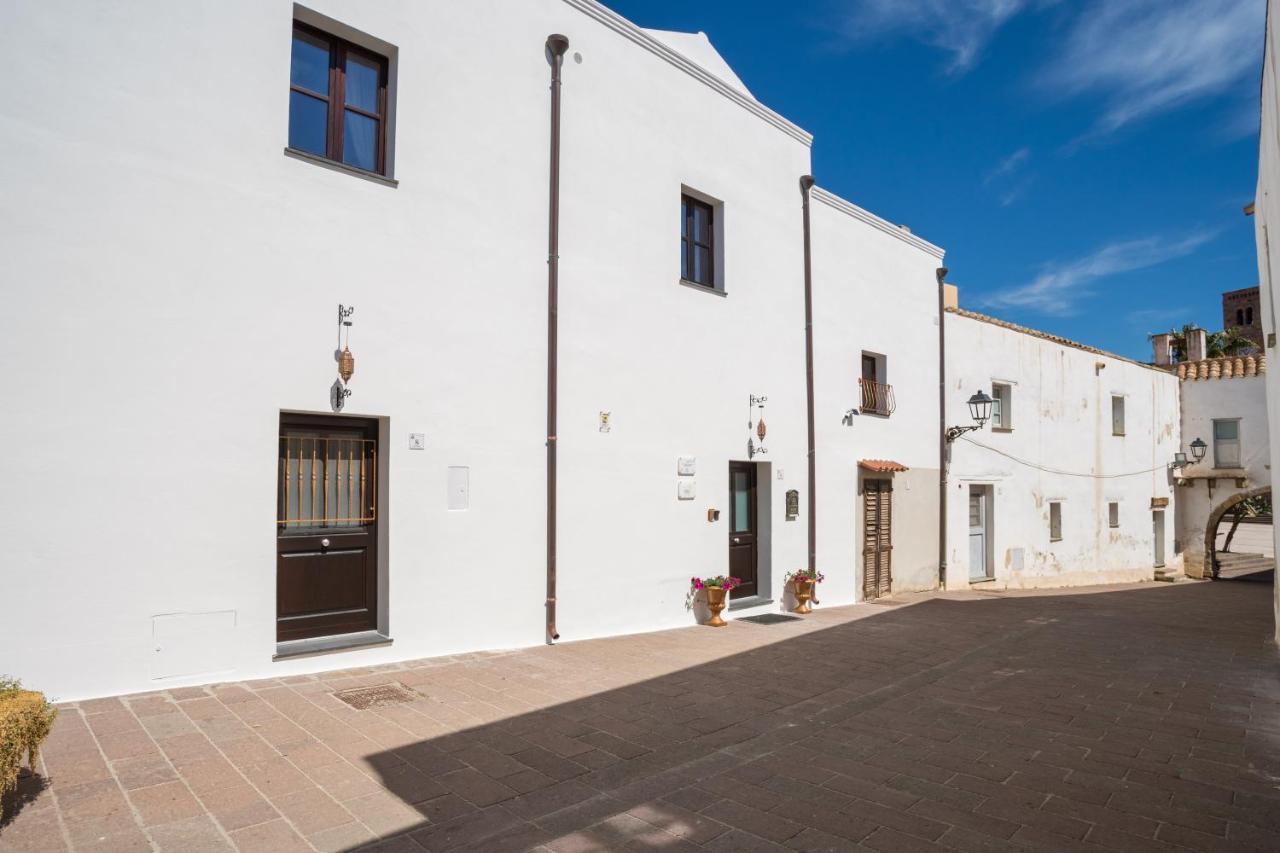 Moon'S Tower Suite&Rooms Portoscuso Exterior foto